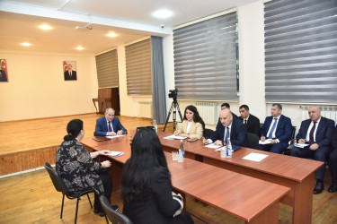 Nəsimi rayon İcra Hakimiyyətinin başçısı növbəti səyyar qəbul keçirib