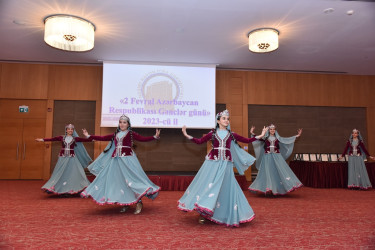 Nəsimi rayonunda “2 fevral – Gənclər günü” münasibətilə “Ulu Öndər, sonsuzadək gəncliyin qəlbindədir”  adlı  bayram tədbiri keçirilib.