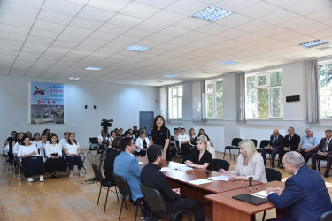 Nəsimi rayon İcra Hakimiyyətinin başçısı növbəti səyyar qəbul keçirib.