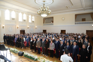 Nəsimi rayonunda Ümummilli lider Heydər Əliyevin anadan olmasının 101 illiyi münasibətilə “Ulu öndər Heydər Əliyev Azərbaycan dövlətçiliyinin xilaskarı, müasir müstəqil Azərbaycanın banisidir ” adlı tədbir keçirilib.