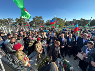 Vətən Müharibəsi Şəhidi Əliyev Rauf Səxavət   oğlunun şəhadət günündə əziz xatirəsi yad edildi.