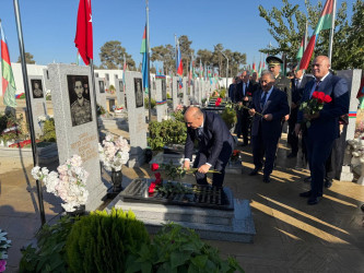 Vətən Müharibəsi Şəhidi Zeynallı Rəşad Qiyas oğlunun şəhadət günündə əziz xatirəsi yad edildi.