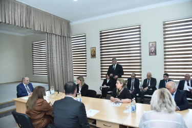 Nəsimi rayon İcra Hakimiyyətinin başçısı növbəti səyyar qəbul keçirib