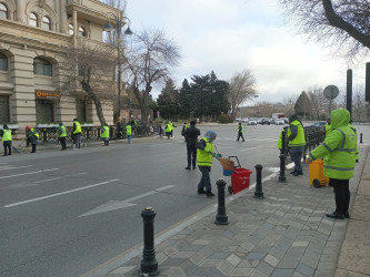 Nəsimi rayonunda yaz-yay mövsümünə hazırlıq çərçivəsində iməcilik keçirilib.