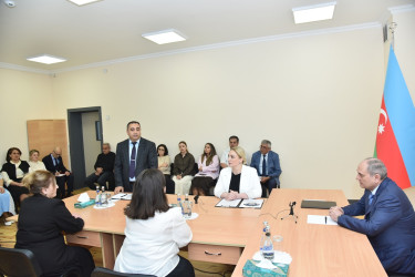 Nəsimi rayon İcra Hakimiyyətinin başçısı növbəti səyyar qəbul keçirib