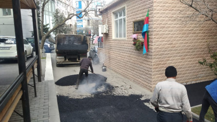 Nəsimi rayonunda şəhid ailəsinin yaşadığı bianın qarşısında  abadlıq işləri görülmüşdür.