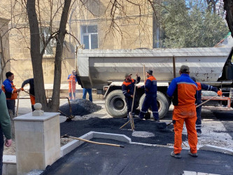 Nəsimi rayonunda asfaltlaşma işləri davam edir.