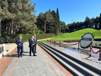 Nəsimi rayonunda görkəmli oftalmoloq alim, akademik Zərifə xanım Əliyevanın anadan olmasının 100 illiyinə həsr olunmuş “Zərifə Əliyeva ömrünün işığı” adlı tədbir keçirilib.