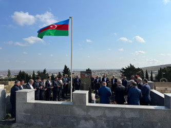 Vətən Müharibəsi Şəhidi Ələsgərov Ələkbər İsgəndər oğlunun şəhadət günündə əziz xatirəsi yad edildi.