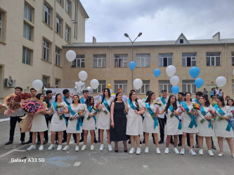 Nəsimi rayonunun ümumtəhsil müəssisələrində “Son zəng” tədbirləri keçirildi.