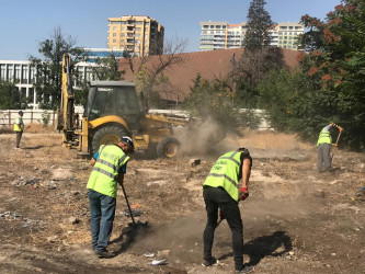 Rayonda tikinti aparılan binaların hasara alınmış ərazilərində  sanitar təmizlik işləri aparılıb.