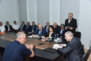 Nəsimi rayon İcra Hakimiyyətinin başçısı növbəti səyyar qəbul keçirib