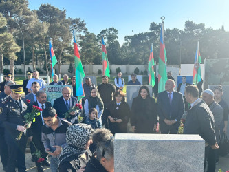 Vətən Müharibəsi Şəhidi Həsənov Faiq Hüseyn  oğlunun şəhadət günündə əziz xatirəsi yad edildi.