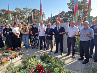 Vətən Müharibəsi Şəhidlərinin və Şəhid Kazımov Vüsal Vüqar oğlunun doğum günü ərəfəsində xatirəsi yad olundu.