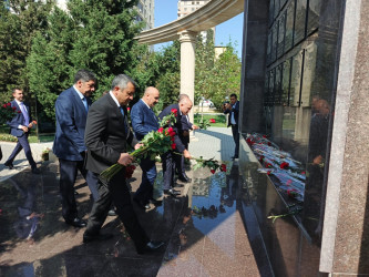 Nəsimi rayonunda Anım Günü ilə bağlı silsilə tədbirlər keçirilib.