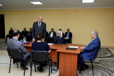 Nəsimi Rayon İcra Hakimiyyətinin başçısı növbəti səyyar qəbul keçirib.