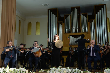 Nəsimi rayonunda Ümummilli lider Heydər Əliyevin anadan olmasının 101 illiyi münasibətilə “Ulu öndər Heydər Əliyev Azərbaycan dövlətçiliyinin xilaskarı, müasir müstəqil Azərbaycanın banisidir ” adlı tədbir keçirilib.