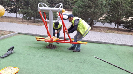 Parklarda və ayrı-ayrı ünvanlarda cari təmir işləri aparılıb.