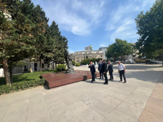 Nəsimi rayonunda Taras Şevçenkonun heykəlinin yerləşdiyi parkda cari təmir işləri başa çatıb.