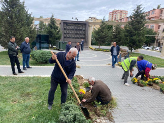 Vətən müharibəsi Şəhidlərinin xatirəsinə yaradılan Zəfər bağına baxış keçirildi.