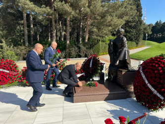 Nəsimi rayonunda görkəmli oftalmoloq alim, akademik Zərifə xanım Əliyevanın anadan olmasının 100 illiyinə həsr olunmuş “Zərifə Əliyeva ömrünün işığı” adlı tədbir keçirilib.