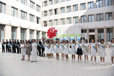 Nəsimi RİH başçısı rayonun ümumtəhsil müəssisələrinə “Son zəng” tədbirlərində iştirak etdi.