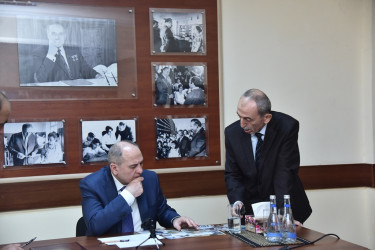 Nəsimi rayon İcra Hakimiyyətinin başçısı növbəti səyyar qəbul keçirib