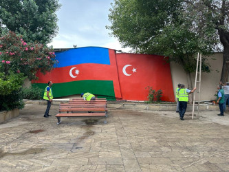 Nəsimi rayonu Xətai prospekti 30 saylı ünvanda yerləşən bağda abadlıq işləri aparılıb.