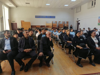 Nəsimi Rayonunda Vətən müharibəsi şəhidi Qasımlı Mir Həmid Nazım oğluna həsr olunmuş “Mir Həmidin şəhidlik zirvəsi” adlı kitabın təqdimatı keçirilib.