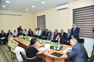Nəsimi rayon İcra Hakimiyyətinin başçısı növbəti səyyar qəbul keçirib