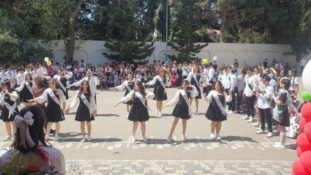 Nəsimi rayonunun ümumtəhsil müəssisələrində “Son zəng” tədbirləri keçirildi.