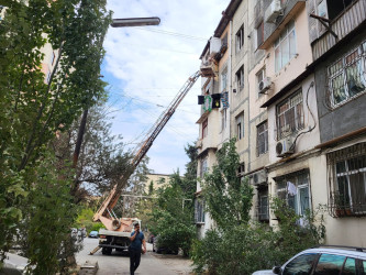 Nəsimi rayonu Hüseynbala Əliyev 38, və 6 saylı binaların fasadında əsaslı təmir işlərinə başlanılıb.