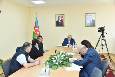 Nəsimi rayon İcra Hakimiyyətinin başçısı növbəti səyyar qəbul keçirib