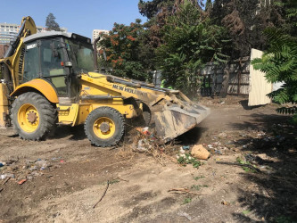 Rayonda tikinti aparılan binaların hasara alınmış ərazilərində  sanitar təmizlik işləri aparılıb.