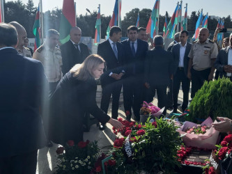 Vətən Müharibəsi Şəhidi Hüseynzadə Həmidağa Bağı oğlunun şəhadət günündə əziz xatirəsi yad edildi.