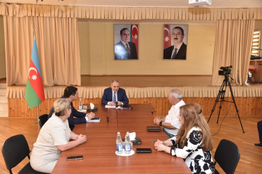 Nəsimi rayon İcra Hakimiyyətinin başçısı növbəti səyyar qəbul keçirib