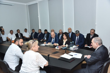 Nəsimi rayon İcra Hakimiyyətinin başçısı növbəti səyyar qəbul keçirib
