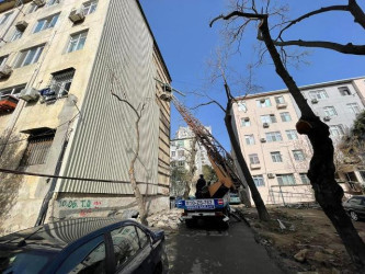 Moskva prospekti 90, 92 saylı binalarda abadlıq və quruculuq işləri davam edir.