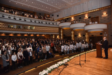 Nəsimi rayonunda görkəmli oftalmoloq alim, akademik Zərifə xanım Əliyevanın anadan olmasının 100 illiyinə həsr olunmuş “Zərifə Əliyeva ömrünün işığı” adlı tədbir keçirilib.