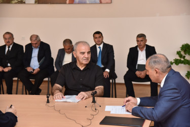 Nəsimi rayon İcra Hakimiyyətinin başçısı növbəti səyyar qəbul keçirib.