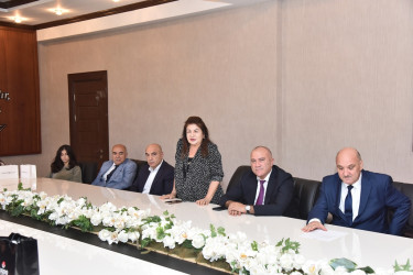 Nəsimi rayonunda respublikanın ali təhsil müəssisələrinə qəbul imtahanlarında rayon üzrə yüksək bal toplayan məzunlarla görüş keçirilib