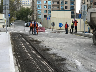 Nəsimi rayonu Abbas Zamanov küçəsi boyu yolun əsaslı təmiri işləri aparılıb