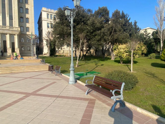  Nəsimi rayonunda parklarda cari təmir işləri aparılıb.