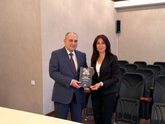 Nəsimi rayon İcra Hakimiyyətində Türkiyə Maarif Vəqfinin rayonda fəaliyyət göstərən təhsil müəssisələrinin rəhbərləri  ilə görüş keçirilib