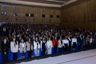 Nəsimi rayonunda Ulu Öndər Heydər Əliyevin anadan olmasının 103-cü ildönümünə həsr olunmuş “Heydər Əliyev irsinin konseptual əsasları: ənənə ilə müasirliyin vəhdəti” mövzusunda tədbir keçirilib