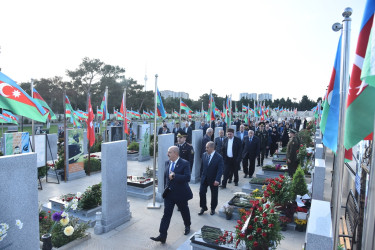 Anım günündə 2 saylı Fəxri və Şəhidlər Xiyabanında  dəfn olunmuş Şəhidlər ziyarət olundu.