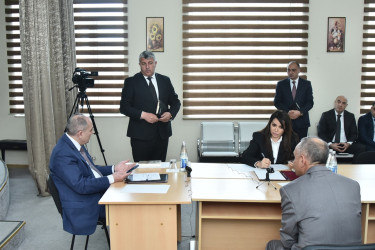 Nəsimi rayon İcra Hakimiyyətinin başçısı növbəti səyyar qəbul keçirib