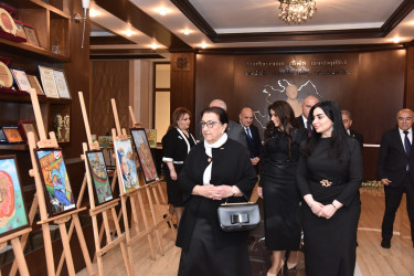 Nəsimi rayonunda Ümummilli lider Heydər Əliyevin anadan olmasının 102 illiyi münasibətilə “Ulu öndər Heydər Əliyev müasir müstəqil Azərbaycanın banisidir ” adlı tədbir keçirilib.