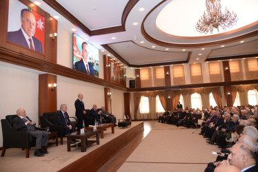 Nəsimi rayonunda “Ulu Öndər Heydər Əliyevin irsi milli sərvətimizdir” mövzusunda elm və tanınmış ziyalıların iştirakı ilə görüş təşkil olunub.