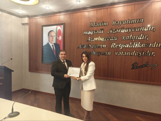 Nəsimi rayon İcra Hakimiyyətində “Heydər Əliyev Azərbaycanın dövlət qulluğu sisteminin banisidir” mövzusunda dəyirmi masa keçirilib